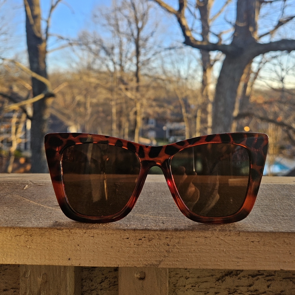 Vintage Tortoise Cateye Sunglasses.